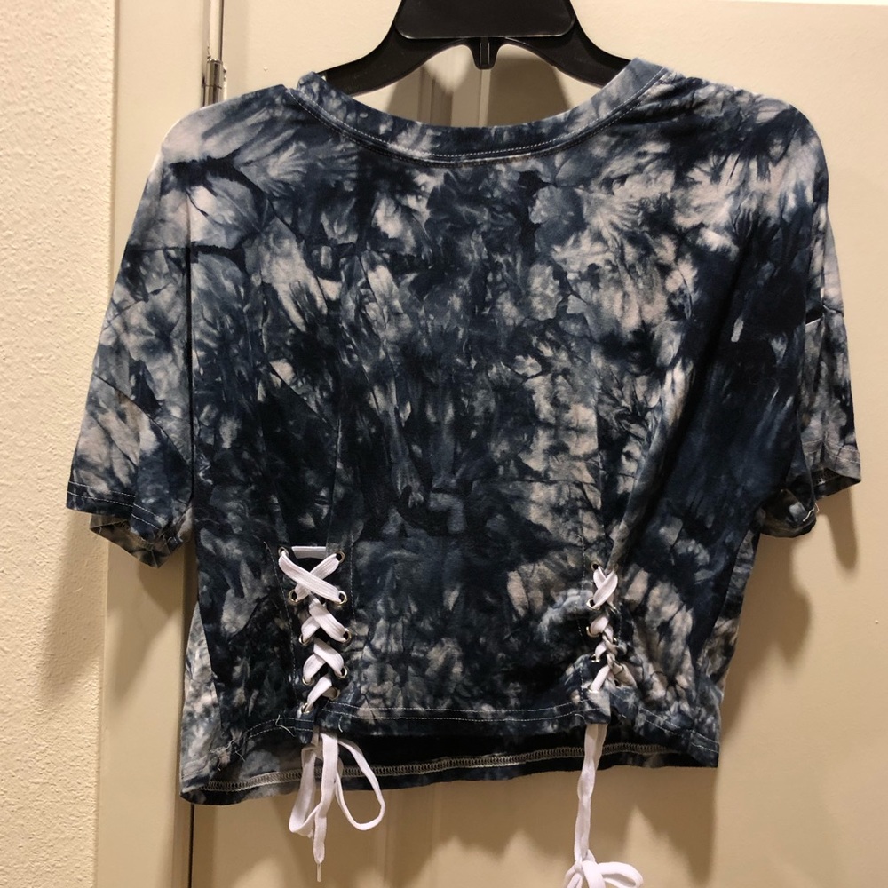 Tie dye t-shirt with knots